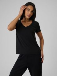 4F T-shirt regular z modalem damski - czarny XS. Czarne t-shirty 4f, l, bez wzorów, z dzianiny, bez kołnierzyka, bez ramiączek. Za 79.99 zł.