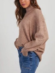Milan Kiss Sweter w kolorze beżowym rozmiar: XL. Brązowe swetry Milan Kiss, xl, bez wzorów, bez ramiączek. Za 152.99 zł.