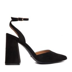 Czółenka DeeZee. Czarne czółenka DeeZee, bez wzorów, bez obcasa, bez zapięcia. Za 139.99 zł.