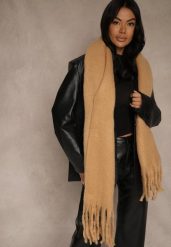 Jasnobrązowy Szalik Ozdobiony Frędzlami Owedela. Szaliki i kominy Renee, bez wzorów, z jeansu, street. Za 39.99 zł.