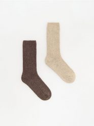Skarpety z domieszką wełny 2 pack - brązowy. Brązowe skarpetki Reserved, bez wzorów, z wełny. Za 59.99 zł.