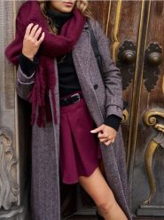 Szalik z frędzlami - bordowy. Czerwone szaliki i kominy Sinsay, bez wzorów. Za 35.99 zł.