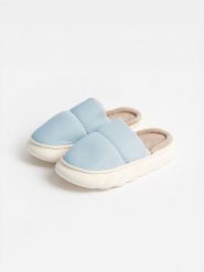 Admas Kapcie w kolorze błękitnym rozmiar: 38-39. Niebieskie kapcie admas, bez wzorów, z materiału. Za 82.99 zł.