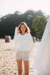 Bluza do jogi Moonholi Ivy Hoodie z kapturem. Brązowe bluzy z kapturem MOONHOLI, m, bez wzorów, z bawełny, z kapturem, na fitness i siłownię. Za 399.00 zł.
