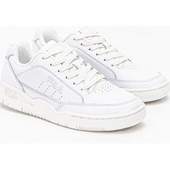 Buty sportowe damskie Fila Town Classic LUX WMNS (1011258.91X). Białe buty treningowe Fila, z aplikacjami, bez zapięcia, do koszykówki. Za 279.99 zł.