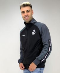 Kultowa bluza z zamkiem Madridista. Bluzy z kapturem Real Madrid, m, bez wzorów, z bawełny, bez kaptura, do piłki nożnej. Za 283.44 zł.