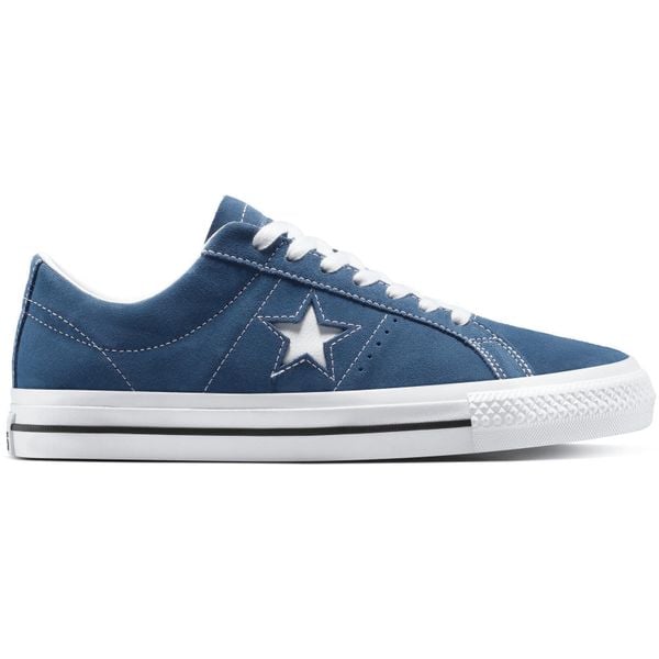 Buty sportowe Converse One Star Pro. Niebieskie buty treningowe Converse, bez wzorów, z zamszu, bez zapięcia, na fitness i siłownię. Za 590.00 zł.