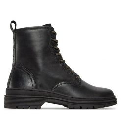 Trapery Tamaris. Brązowe traperki Tamaris, bez wzorów, bez obcasa, bez zapięcia. Za 429.99 zł.