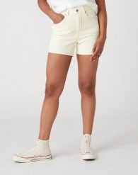 DAMSKIE SZORTY WRANGLER MOM SHORT YELLOWSTONE W22D-MH-29S 112127798. Szorty Wrangler, bez wzorów. Za 169.99 zł.