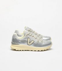Buty damskie Veja FITZ ROY LI TREKSH SHARK_PIER_SILVER (FT2320588A). Szare buty treningowe Veja, bez wzorów, bez zapięcia. Za 519.00 zł.