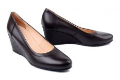 BIOECO BY ARKA 5899 2961+2763 czekolada, czółenka damskie. Brązowe czółenka Bioeco by Arka, bez wzorów, ze skóry, bez obcasa, na koturnie, bez zapięcia. Za 389.90 zł.