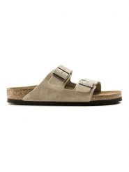 Birkenstock Skórzane klapki "Arizona" w kolorze beżowym rozmiar: 44. Brązowe klapki Birkenstock, bez wzorów, ze skóry, klasyczne, z otwartym noskiem, bez obcasa, bez zapięcia. Za 402.20 zł.