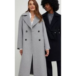 Answear Lab płaszcz wełniany kolor szary przejściowy dwurzędowy. Szare płaszcze Answear Lab, l, bez wzorów, z wełny, bez kaptura. Za 549.99 zł.