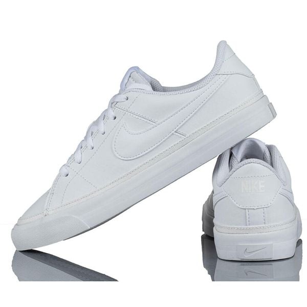Buty Damskie Sportowe Nike Court Legacy. Białe buty sportowe lifestyle Nike, bez wzorów, sportowe, bez zapięcia, nike court. Za 234.10 zł.