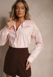Różowa Bawełniana Koszula z Ozdobnym Kołnierzykiem Rulinea. Czerwone koszule Renee, bez wzorów, z bawełny, eleganckie, bez kołnierzyka, bez ramiączek. W wyprzedaży za 75.99 zł.