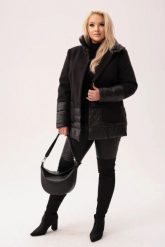 Czarna ocieplona kurtka Vera - dwa rodzaje tkanin PLUS SIZE XXL. Czarne kurtki Moda Size Plus Iwanek, na jesień, plus size, bez wzorów, z materiału, eleganckie, bez kaptura. W wyprzedaży za 299.90 zł.