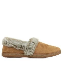 Kapcie damskie Skechers Cozy Campfire Team Toasty. Brązowe kapcie Skechers, bez wzorów, z materiału. Za 149.99 zł.