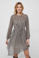 Sisley sukienka kolor szary mini rozkloszowana. Szare sukienki Sisley, bez wzorów, z tkaniny, bez kołnierzyka, bez ramiączek, maxi, rozkloszowane. Za 539.99 zł.
