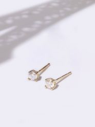 DIAMOND & CO Złote kolczyki-wkrętki "Cristina" z diamentami rozmiar: onesize. Żółte kolczyki Diamond & Co, z diamentem, złote. Za 1,169.54 zł.