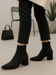 Bellucci Botki w kolorze czarnym rozmiar: 37. Czarne botki Bellucci, bez wzorów, eleganckie, bez obcasa, bez zapięcia. Za 139.20 zł.