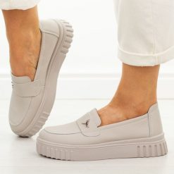 Beżowe skórzane półbuty damskie Vinceza 93218. Brązowe półbuty wsuwane VINCEZA, na lato, bez wzorów, z jeansu, eleganckie, bez obcasa. Za 219.00 zł.