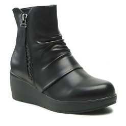 Botki Clara Barson. Czarne botki Clara Barson, bez wzorów, bez obcasa, na koturnie, bez zapięcia. Za 99.99 zł.