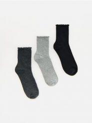 Skarpetki z bawełną 3 pack - szary. Szare skarpetki Reserved, bez wzorów, z bawełny. Za 39.99 zł.