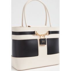 Torebka ELISABETTA FRANCHI. Brązowe torebki klasyczne Elisabetta Franchi, bez wzorów, duże, z tłoczeniem, bez dodatków. Za 1,649.00 zł.