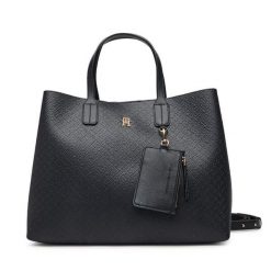 Torebka Tommy Hilfiger. Czarne torebki klasyczne Tommy Hilfiger, bez wzorów, klasyczne, bez dodatków. Za 749.99 zł.