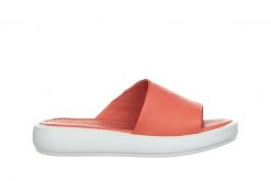 Klapki Bayla-161 161 72 11 Flower 161498, Różowy, Skóra naturalna - 36. Czerwone klapki Bayla, bez wzorów, z materiału, bez obcasa, bez zapięcia. W wyprzedaży za 134.10 zł.