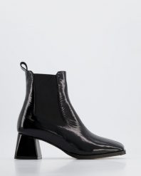 ELEGANCKIE BOTKI DAMSKIE 04157784-1R BLAC. Botki Venezia, bez wzorów, ze skóry, eleganckie, bez obcasa, bez zapięcia. Za 389.00 zł.