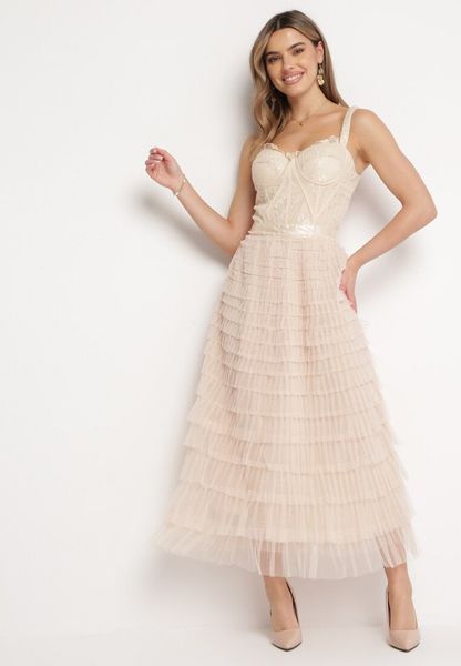 Jasnobeżowa Sukienka Maxi na Ramiączkach z Gorsetową Górą i Tiulowymi Falbanami Encartia. Brązowe sukienki Born2be, m, bez wzorów, z tiulu, bez kołnierzyka, bez ramiączek, maxi, gorsetowe. Za 229.99 zł.