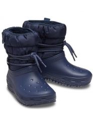 Crocs Kozaki zimowe "Classic Neo Puff" w kolorze granatowym rozmiar: 38/39. Niebieskie kozaki Crocs, na zimę, bez wzorów, eleganckie, bez obcasa, bez zapięcia. Za 285.49 zł.