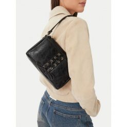 Torebka JENNY. Czarne torebki klasyczne Jenny, bez wzorów, klasyczne, bez dodatków. Za 129.99 zł.