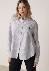 Niebieska Koszula z Bawełną w Paski Ozdobiona Haftem Sercem Sewriva. Niebieskie koszule Born2be, bez wzorów, z bawełny, klasyczne, bez kołnierzyka, bez ramiączek. Za 89.99 zł.