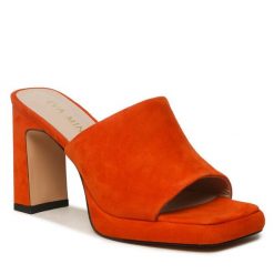 Klapki Eva Minge. Brązowe klapki Eva Minge, bez wzorów, bez obcasa, bez zapięcia. Za 469.99 zł.