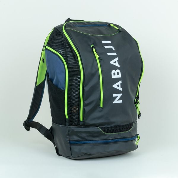 Plecak pływacki Nabaiji 27 l. Czarne plecaki NABAIJI, bez wzorów, bez dodatków. Za 129.99 zł.