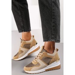Ciemnobeżowe Sneakersy Sinanthus. Brązowe buty sportowe lifestyle Renee, z aplikacjami, z materiału, sportowe, przed kostkę, bez zapięcia. W wyprzedaży za 103.99 zł.