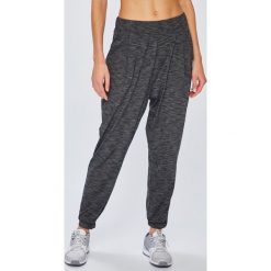 Adidas Performance - Spodnie. Spodnie dresowe marki adidas Performance. W wyprzedaży za 179.90 zł.
