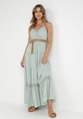 Miętowa Sukienka z Paskiem Maerea. Zielone sukienki Born2be, l, bez wzorów, z koronki, boho, bez kołnierzyka, bez ramiączek, maxi, kopertowe. Za 179.99 zł.
