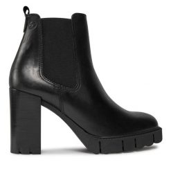 Sztyblety Tamaris. Czarne botki Tamaris, bez wzorów, bez obcasa, na słupku, bez zapięcia. Za 269.99 zł.