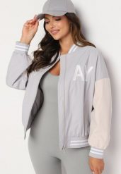 Szara Kurtka Bomberka o Kroju Oversize z Paskami i Napisami Nevilora. Szare kurtki Born2be, s, bez wzorów, z jeansu, bez kaptura. Za 79.99 zł.