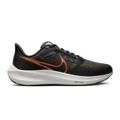 Buty Nike Air Zoom Pegasus 39 W DH4072-007 czarne. Czarne buty do biegania Nike, bez wzorów, z gumy, bez zapięcia, do biegania. Za 791.99 zł.