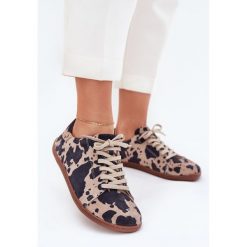Zamszowe Trampki Barefoot Damskie W Łaty Zazoo N1120 Brązowo-Beżowe brązowe. Brązowe trampki bez wzorów, z zamszu, bez zapięcia. Za 460.29 zł.