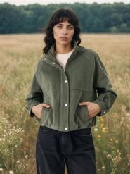 Kurtka bomberka ze stójką i twillowym wykończeniem - zielony. Zielone kurtki Sinsay, l, bez wzorów, bez kaptura. Za 79.99 zł.