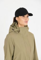 Czapka z daszkiem Whistler Viken. Czarne czapki z daszkiem WHISTLER, na lato, bez wzorów, z elastanu, klasyczne. Za 85.99 zł.