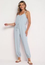 Jasnoniebieski Bawełniany Kombinezon na Regulowanych Ramiączkach ze Ściągaczem w Talii Beamla. Niebieskie kombinezony Born2be, na co dzień, l, bez wzorów, z bawełny, eleganckie, bez kołnierzyka, bez ramiączek. Za 59.99 zł.