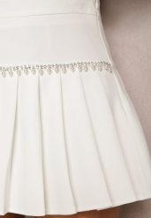 Biała Spódnica Haidene. Białe spódnice Renee, m, bez wzorów, mini, plisowane. W wyprzedaży za 83.99 zł.