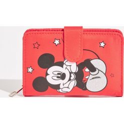 Portfel Mickey Mouse - Czerwony. Czerwone portfele Sinsay, z motywem z bajki. Za 29.99 zł.