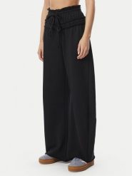 Adidas Spodnie dresowe Sst Double Waisted KS9235 Czarny Relaxed Fit. Czarne spodnie dresowe adidas, bez wzorów, z dresówki. Za 349.99 zł.